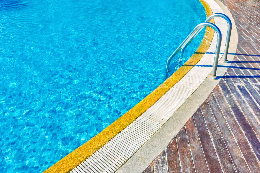Pintura de Piscinas de Fibra em Campinas Pintura de Piscinas de Fibra em Cardoso | Votuporanga | Fernandópolis | Jales | Filial Deck Piscinas